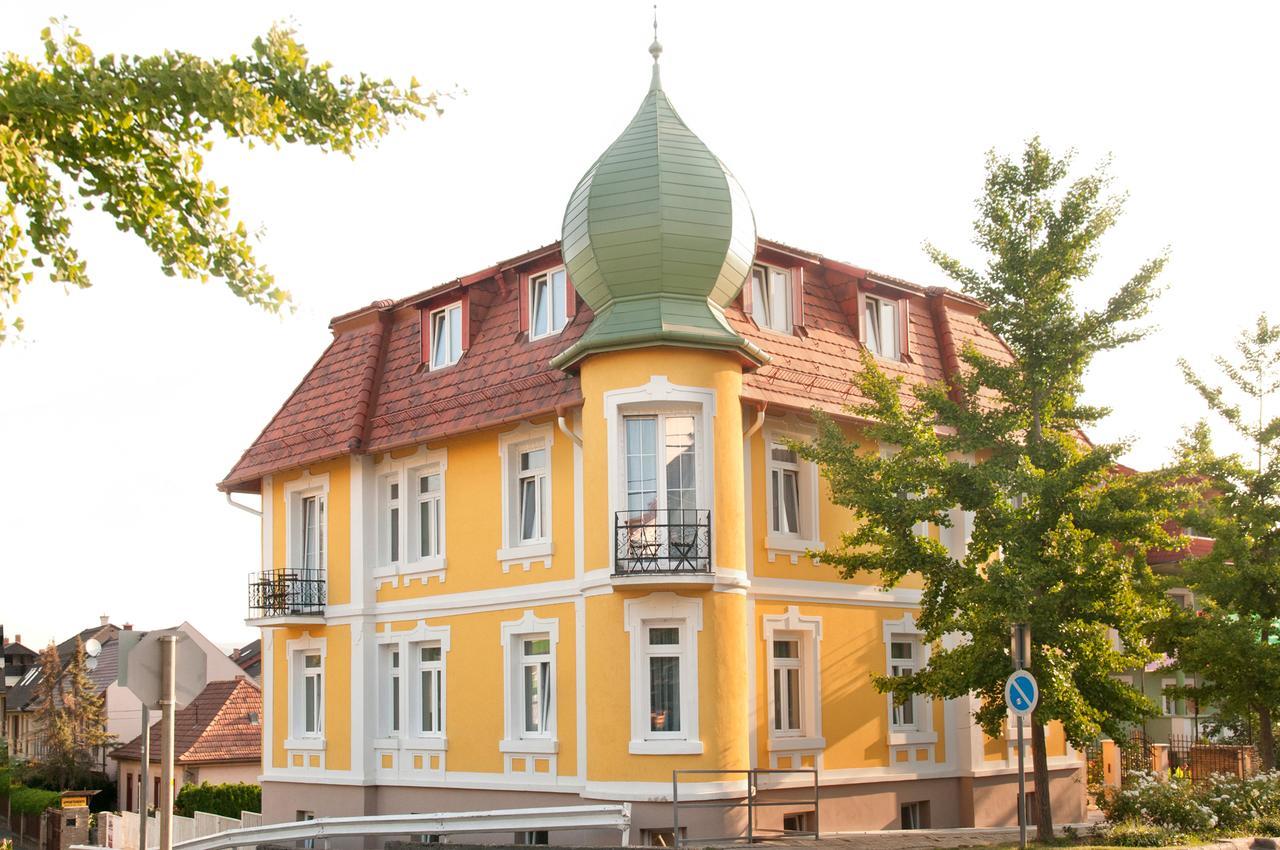 Villa Lucia Hévíz Exteriör bild